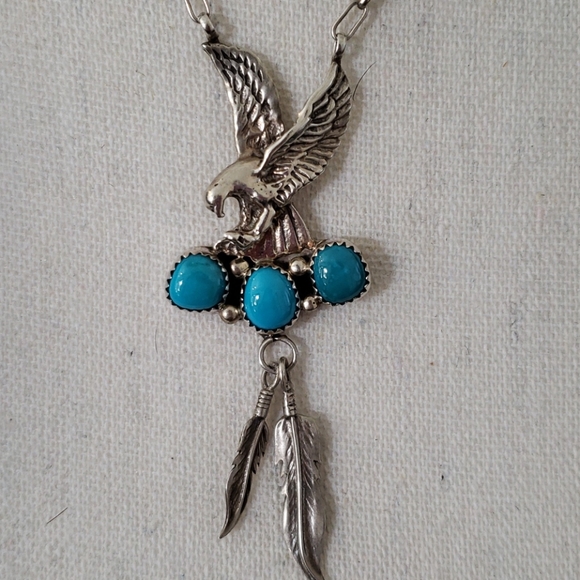 Cleaning out closet 😍Sterling Silver Eagle Necklace - Picture 3 of 10